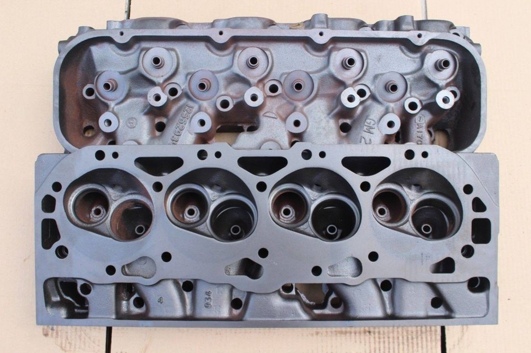 Chevy 12562934 Big Block Chevy Rectangle Port Marine Cylinder Heads 502